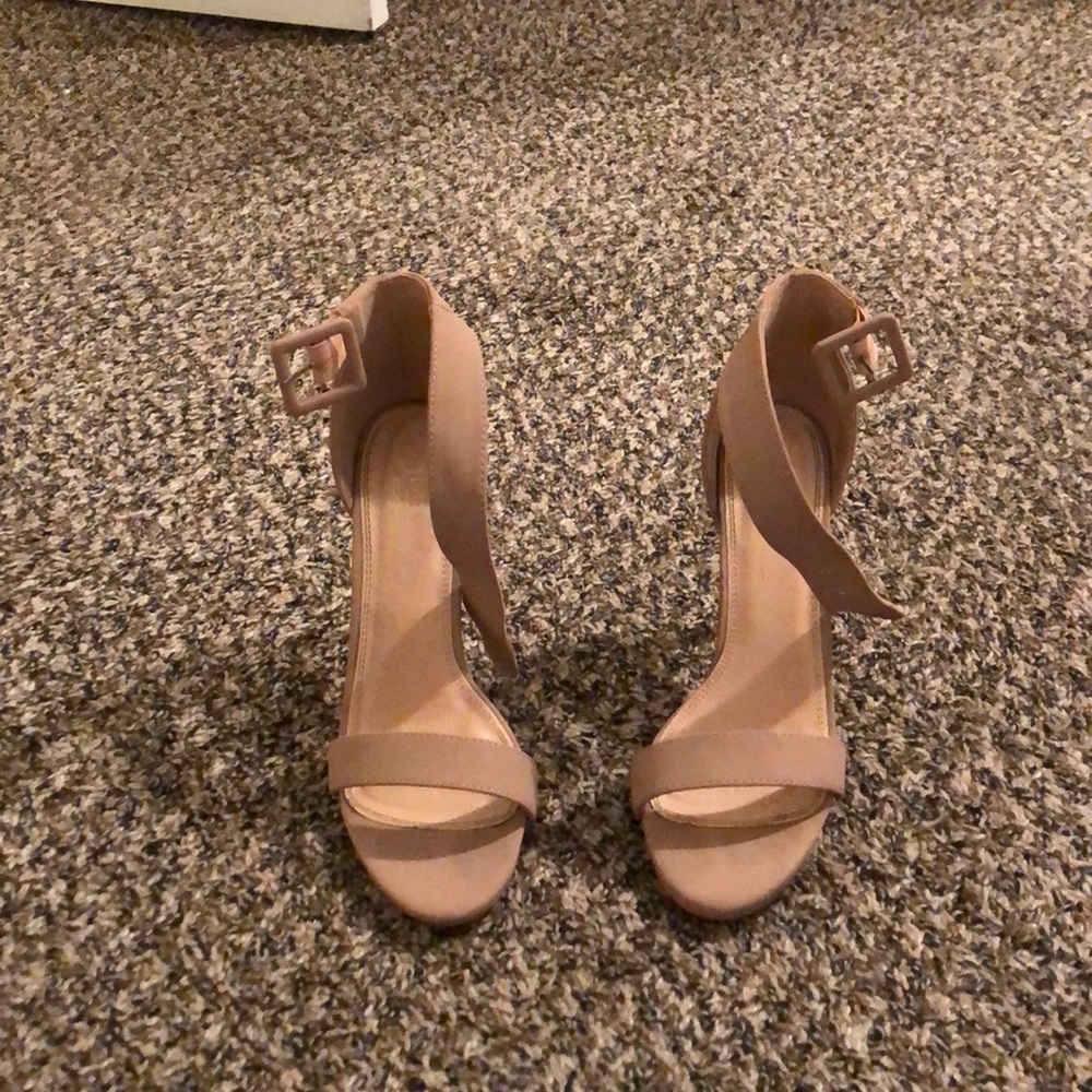 Nude heels - Picture 4 of 4
